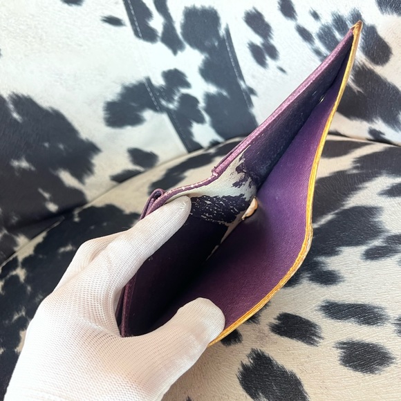 Louis Vuitton Yellow EPI Leather Purple Wallet MI0967 - Picture 9 of 16